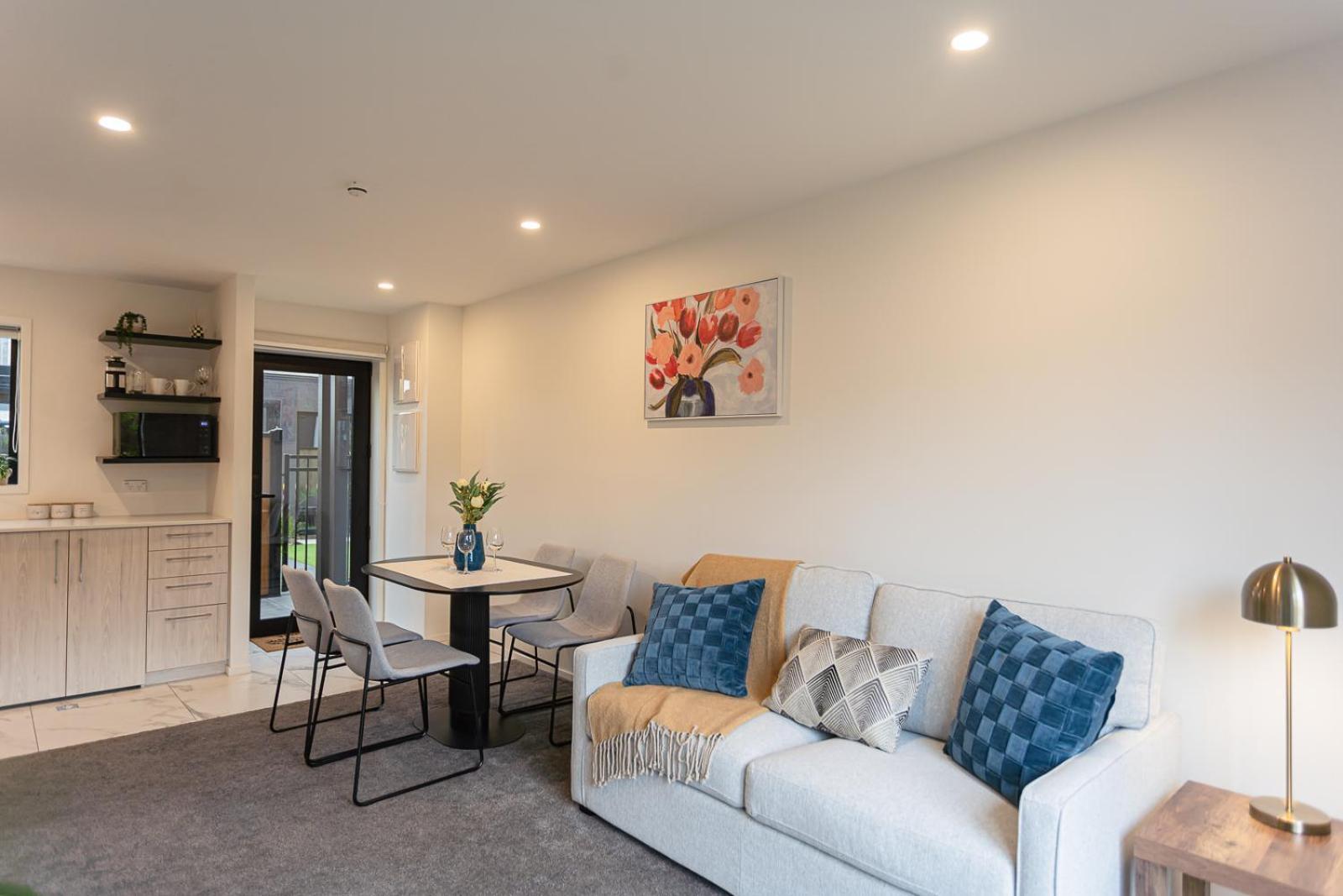 Modern 2 Bedroom Townhouse In Cbd With Parking! Sleeps 5 Christchurch Buitenkant foto