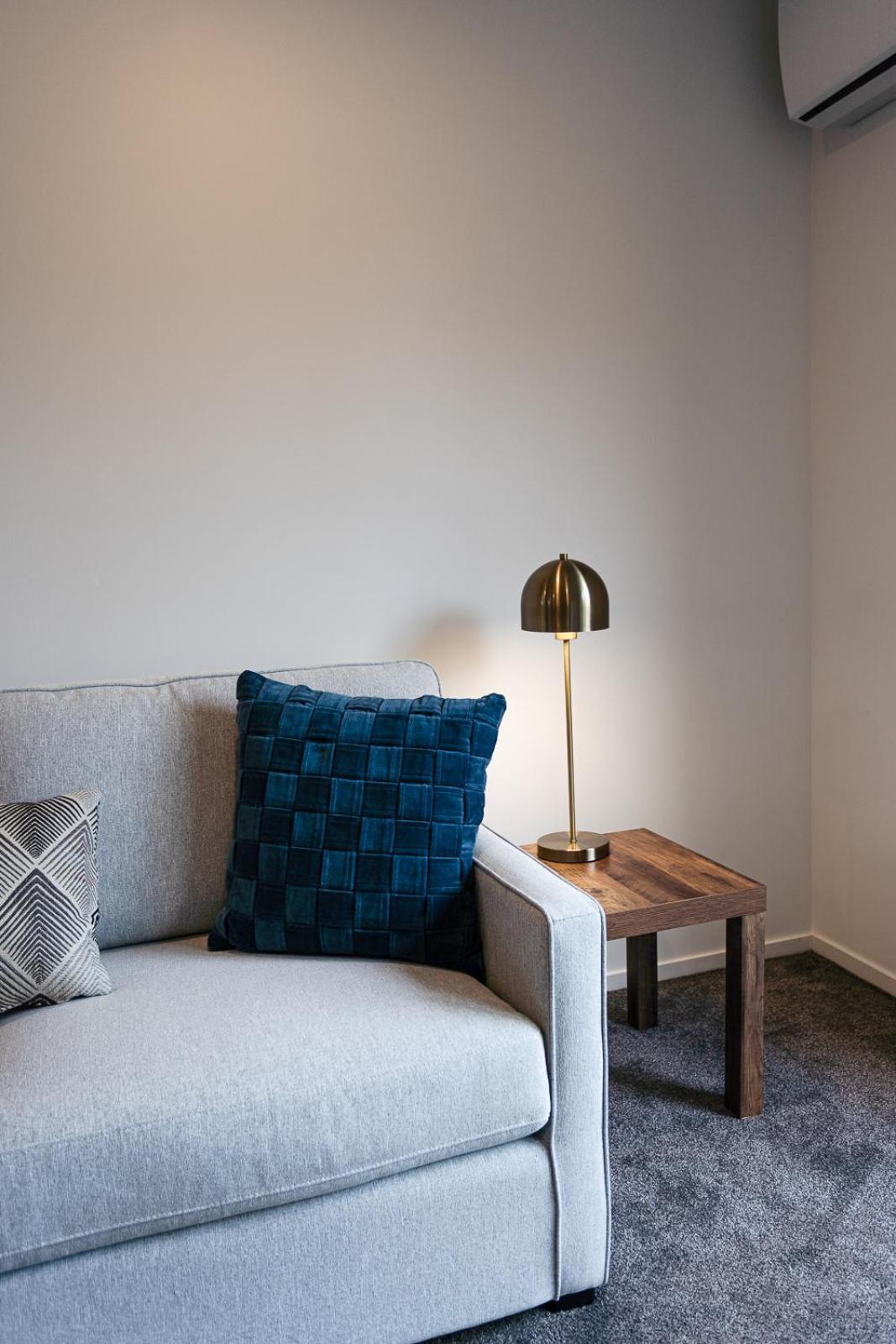 Modern 2 Bedroom Townhouse In Cbd With Parking! Sleeps 5 Christchurch Buitenkant foto