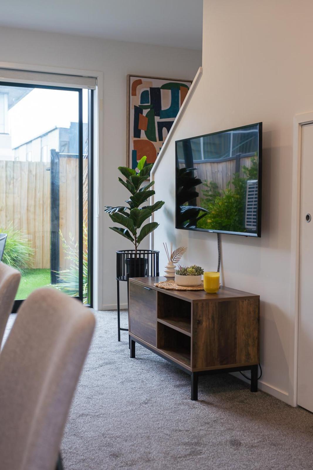 Modern 2 Bedroom Townhouse In Cbd With Parking! Sleeps 5 Christchurch Buitenkant foto
