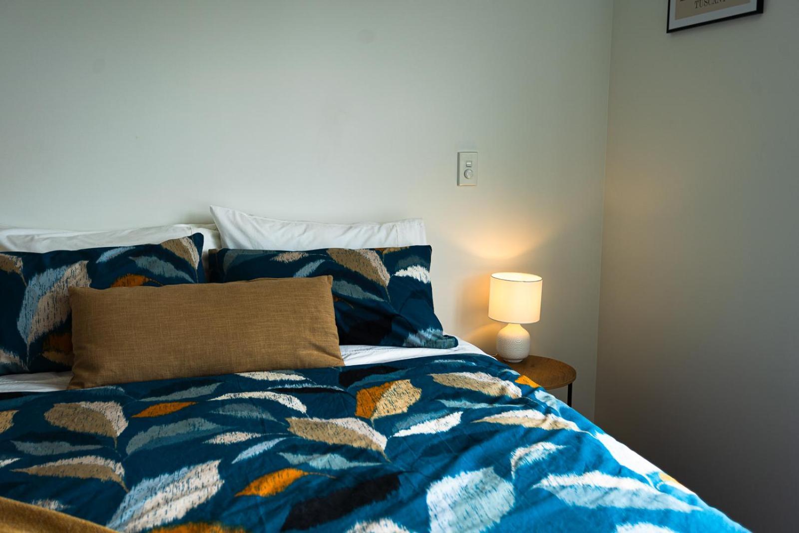 Modern 2 Bedroom Townhouse In Cbd With Parking! Sleeps 5 Christchurch Buitenkant foto