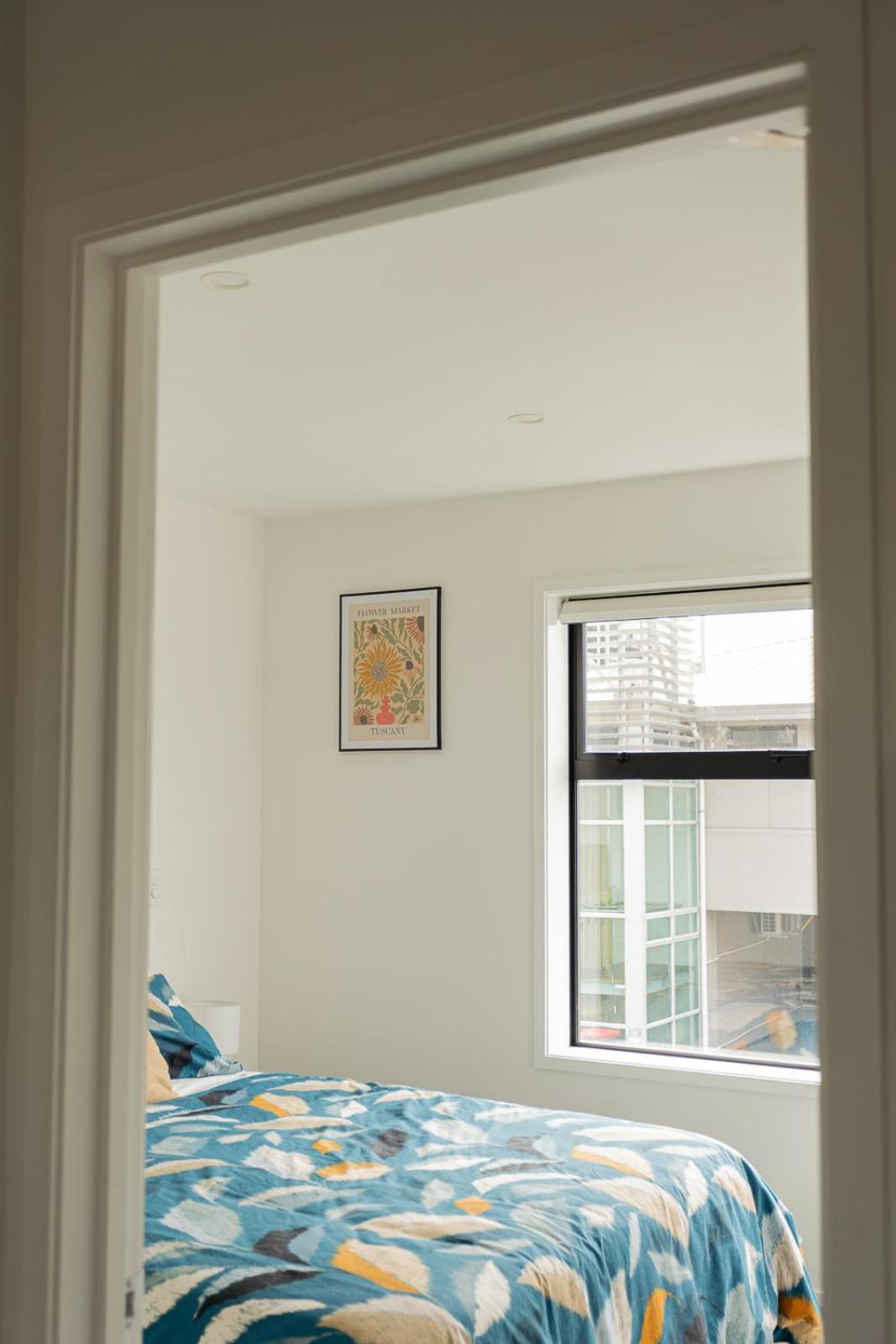 Modern 2 Bedroom Townhouse In Cbd With Parking! Sleeps 5 Christchurch Buitenkant foto