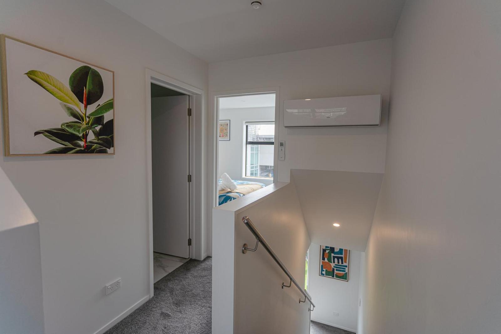Modern 2 Bedroom Townhouse In Cbd With Parking! Sleeps 5 Christchurch Buitenkant foto