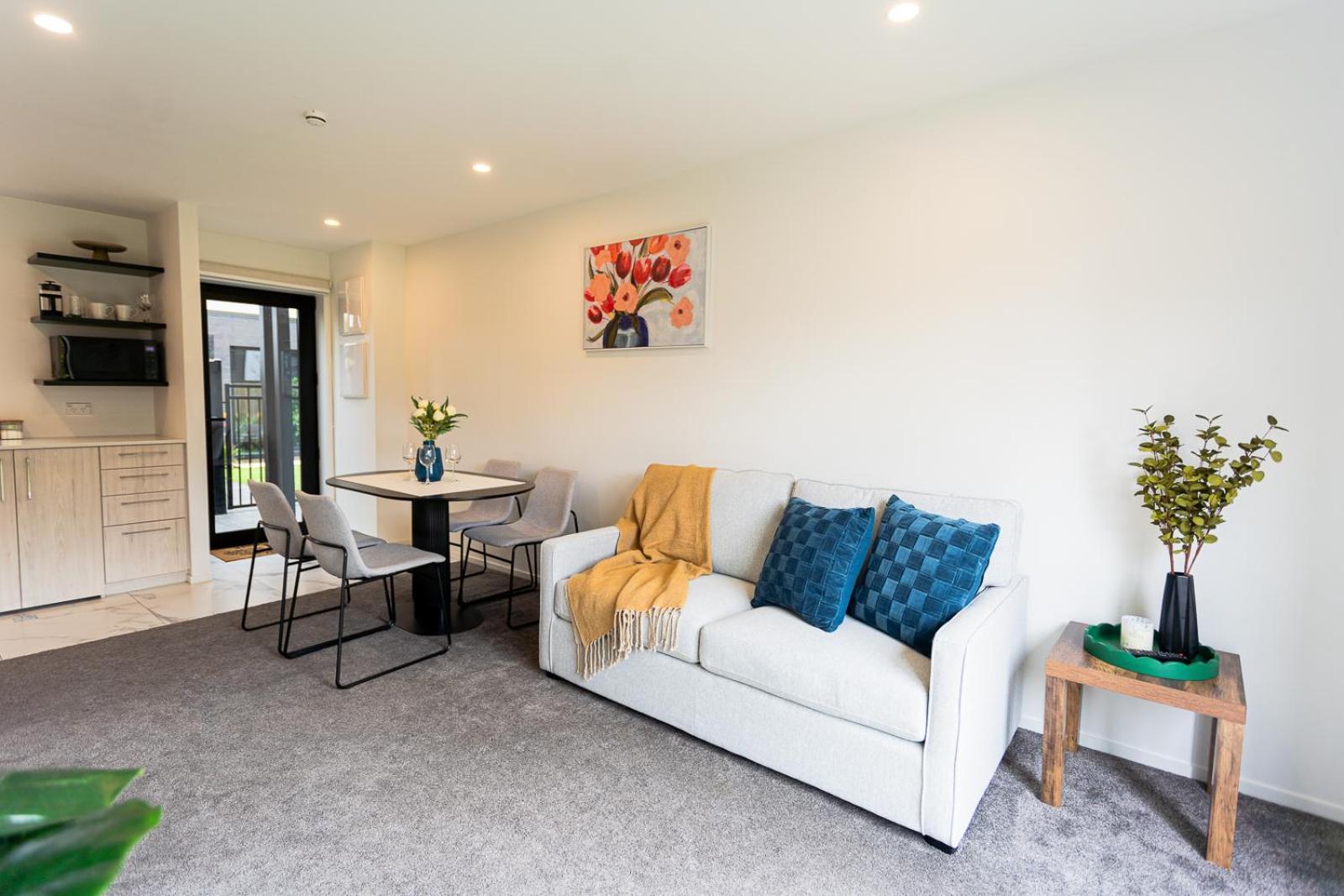 Modern 2 Bedroom Townhouse In Cbd With Parking! Sleeps 5 Christchurch Buitenkant foto